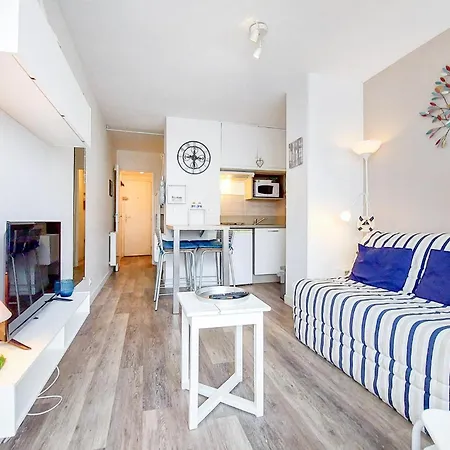 1 Bedroom Amazing In Apartment Royan